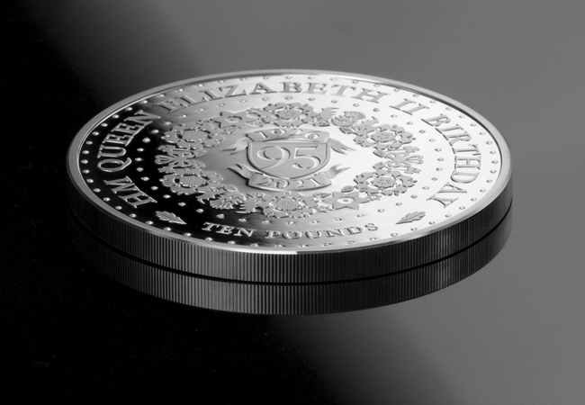 LS 2021 QEII 95th Diamond Masterpiece 5oz 10 lifestyle - The making of the Diamond Masterpiece