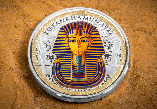 Tutankhamun Masterpiece Lifestyle 01 - Discover the hidden secrets of Tutankhamun&#8217;s Tomb with this INTERACTIVE Silver Masterpiece